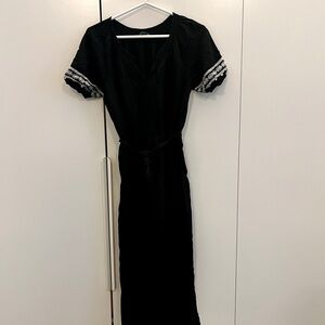 Gap black maxi dress with white cinched sleeve detail